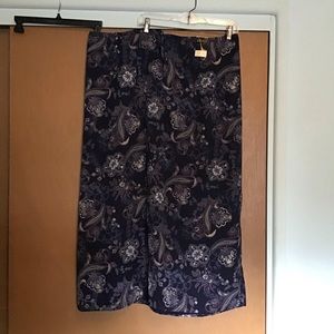Lane Bryant poly skirt NWT size 26/28